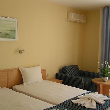 Семеен Хотел Бриз Sozopol Exteriör bild