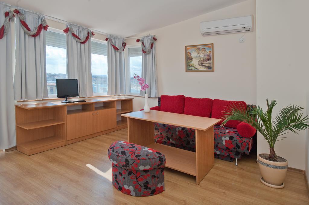 Семеен Хотел Бриз Sozopol Exteriör bild