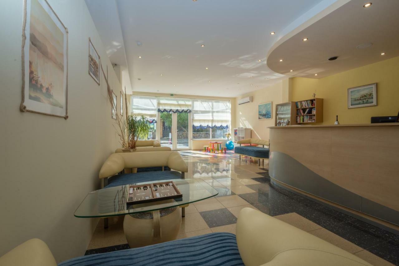 Семеен Хотел Бриз Sozopol Exteriör bild