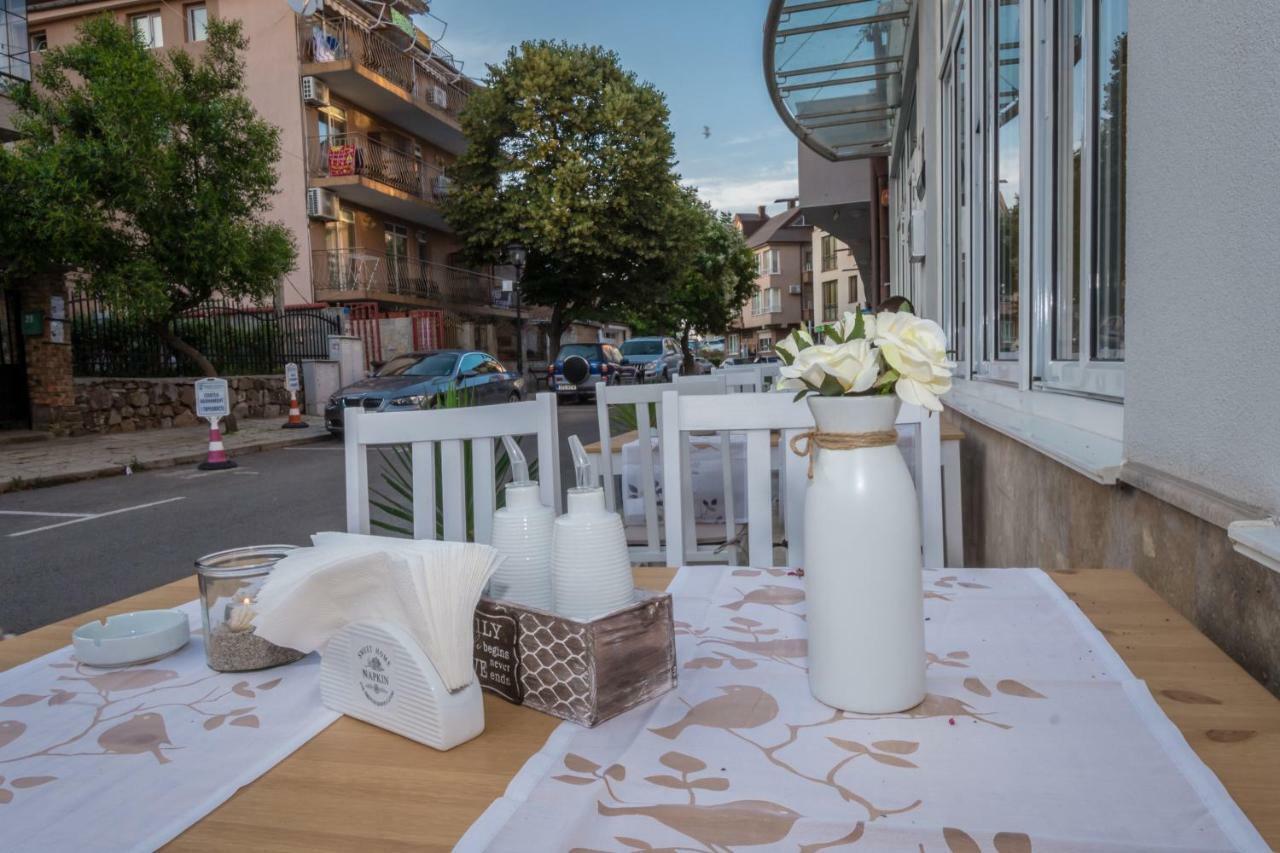 Семеен Хотел Бриз Sozopol Exteriör bild