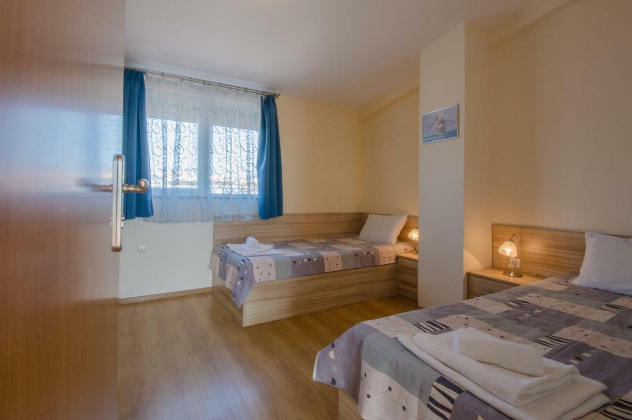 Семеен Хотел Бриз Sozopol Exteriör bild