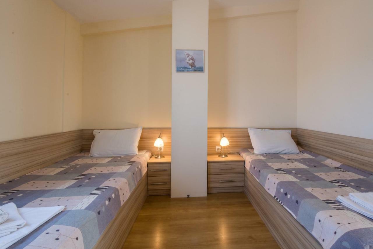 Семеен Хотел Бриз Sozopol Exteriör bild