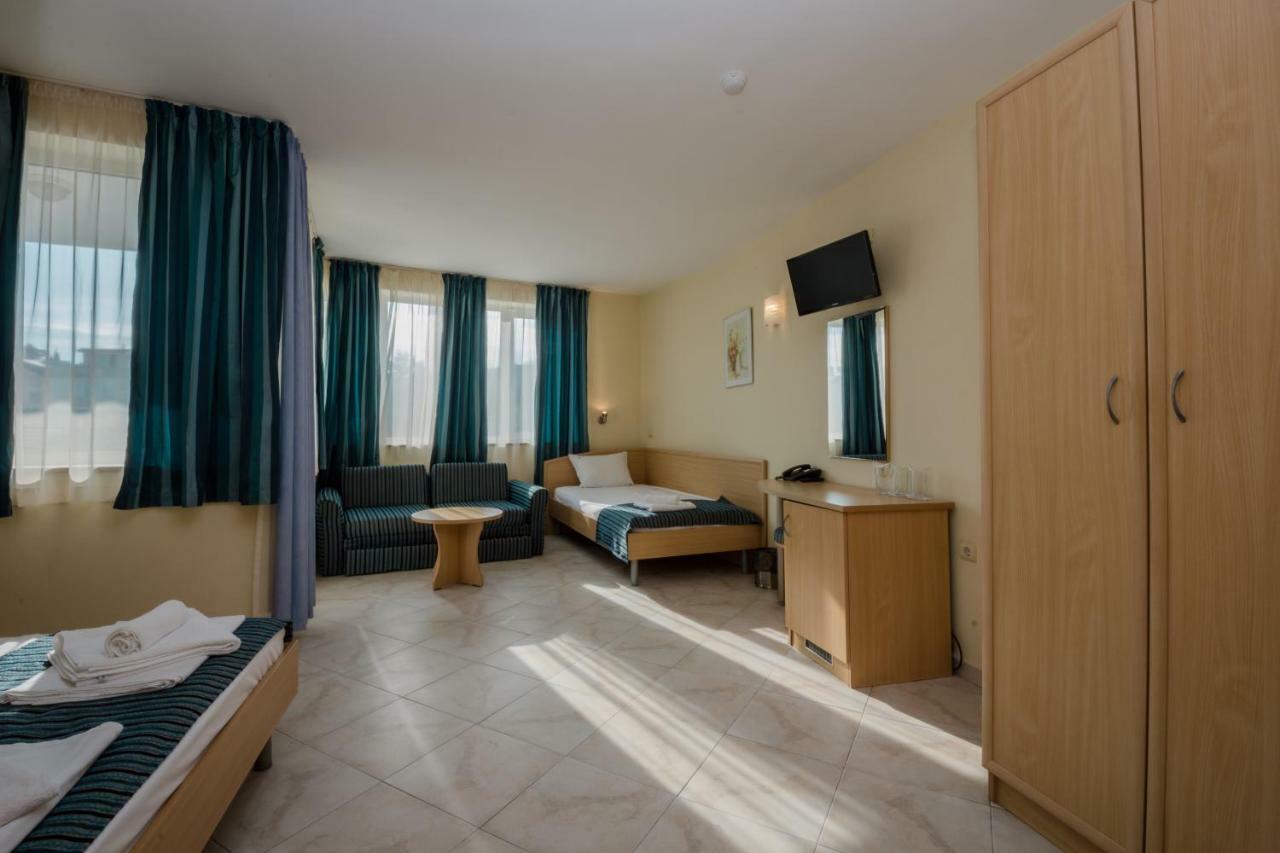 Семеен Хотел Бриз Sozopol Exteriör bild