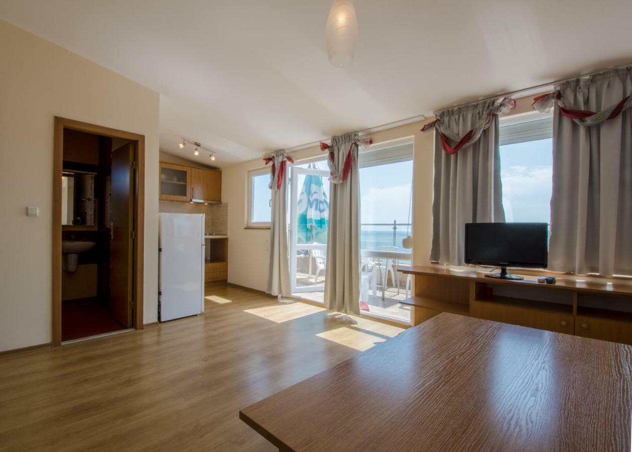 Семеен Хотел Бриз Sozopol Exteriör bild